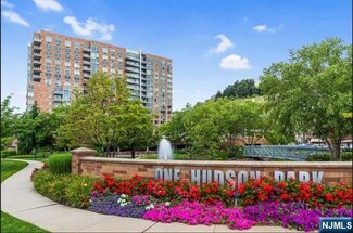 617 Hudson Park, Edgewater, NJ 07020
