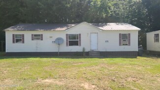 84 Willow Creek Ln, Whiteville, NC 28472