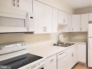 15100 Interlachen Dr Unit 4-516, Silver Spring, MD 20906