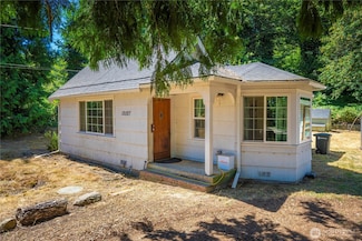 12027 10th Ave S, Seattle, WA 98168