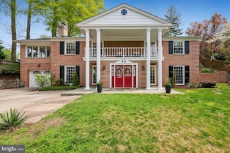 9601 Barroll Ln, Kensington, MD 20895