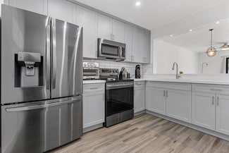 11637 NW 11th St, Pembroke Pines, FL 33026