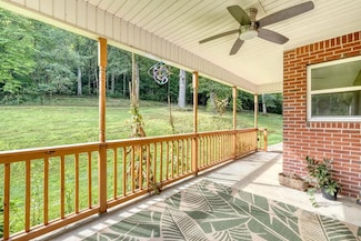 147 Sawyer Cove Rd, Hayesville, NC 28904