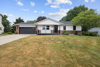 1805 Forest Lake Dr SE, Grand Rapids, MI 49546