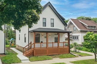 1928 E Iron St, Milwaukee, WI 53207