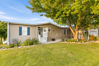 4524 E River Rd, Ridott, IL 61067