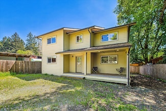 416 Birdie Ln, Redway, CA 95560
