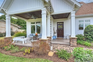 21228 Lakeview Cir, Cornelius, NC 28031