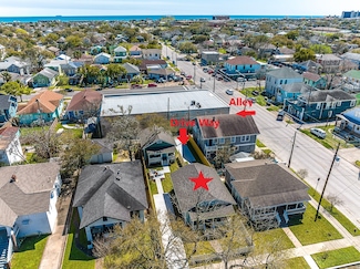 3825 Ursuline St, Galveston, TX 77550