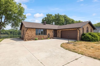 24730 Cottage Rd, Wilmington, IL 60481
