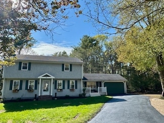 8 Melanie Ln, Mattapoisett, MA 02739