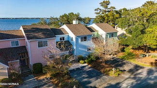 214 Mcginnis Dr, Pine Knoll Shores, NC 28512