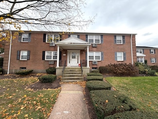 27 Brewster Rd Unit D, Glastonbury, CT 06033