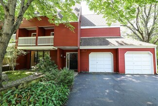 14 Loudonwood E, Albany, NY 12211