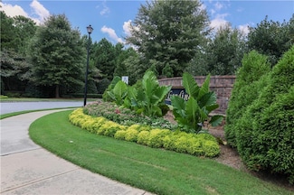 1547 Paxton Dr SW, Lilburn, GA 30047