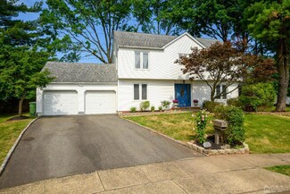 13 Parkwood Ct, Edison, NJ 08837