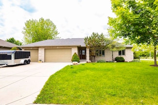 408 McAuliffe Heights Trail, Green Bay, WI 54311