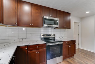 208 George Washington Hwy N, Chesapeake, VA 23323