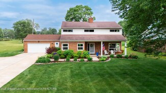 1717 Nottingham Rd, Lansing, MI 48911