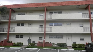9511 N Hollybrook Lake Dr Unit 104, Pembroke Pines, FL 33025