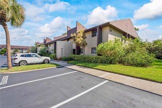 730 S Village Dr N Unit 102, Saint Petersburg, FL 33716