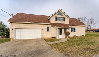 418 Corona Dr, Morgantown, WV 26508