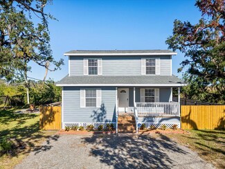 412 30th St E, Palmetto, FL 34221
