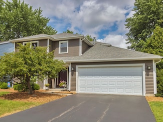 1407 Bridgedale Rd, Crystal Lake, IL 60014
