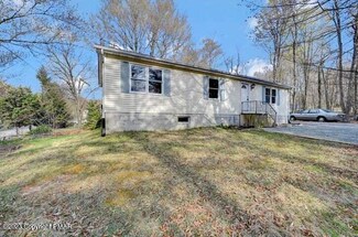 9762 Auburn Dr, Tobyhanna, PA 18466