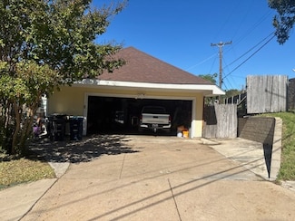 4253 Westmont Ct, Fort Worth, TX 76109