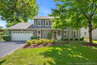 634 Oakhurst Dr, Naperville, IL 60540