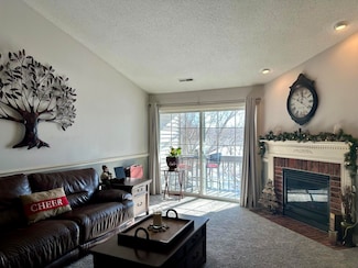 636 Pewaukee Rd Unit H, Pewaukee, WI 53072