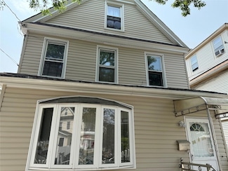 9430 116th St, South Richmond Hill, NY 11419