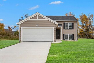 1109 Cedarwood St, Greenville, MI 48838