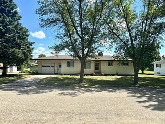 310 4th St, Arthur, ND 58006