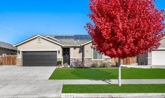 3952 E Country Ave, Visalia, CA 93292