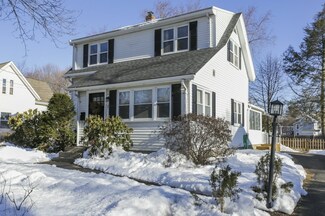 7 Pleasant St, Wayland, MA 01778