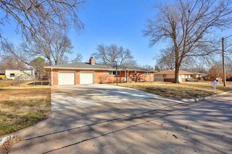 624 W Arapaho Ave, Stillwater, OK 74075