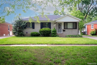 29974 Tamarack Dr, Flat Rock, MI 48134