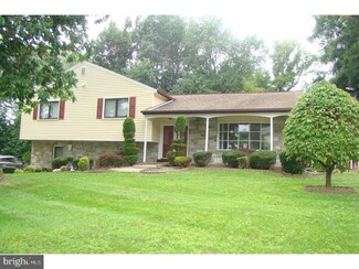 3316 Sherwood Ln, Dresher, PA 19025