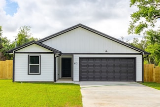 63 S Blunck Rd, Lake Jackson, TX 77566