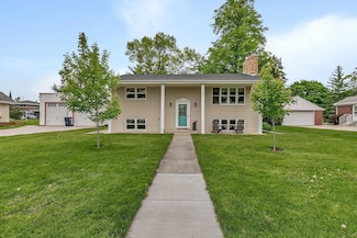 303 Park Ave SE, Pierz, MN 56364