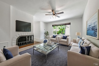 74 Grande Paseo, San Rafael, CA 94903