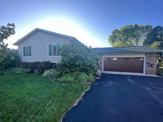 137 Seminole Way, de Forest, WI 53532