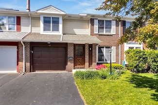 68 Branchwood Ln, Rochester, NY 14618