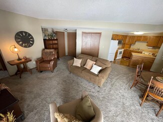 808 Lake Chapeau Dr Unit 102, Albert Lea, MN 56007