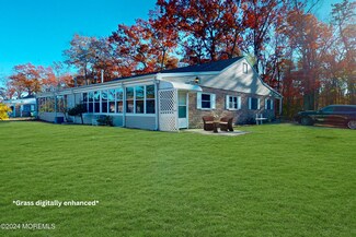 10 C Holly St, Toms River Township, NJ 08757