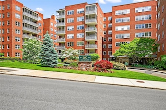 260 Garth Rd Unit 7G4, Scarsdale, NY 10583