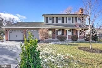 300 Willow Ln, New Holland, PA 17557