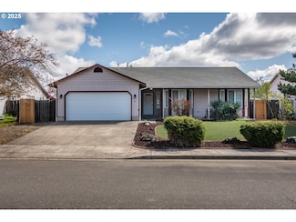 243 SE Debbie Way, Myrtle Creek, OR 97457